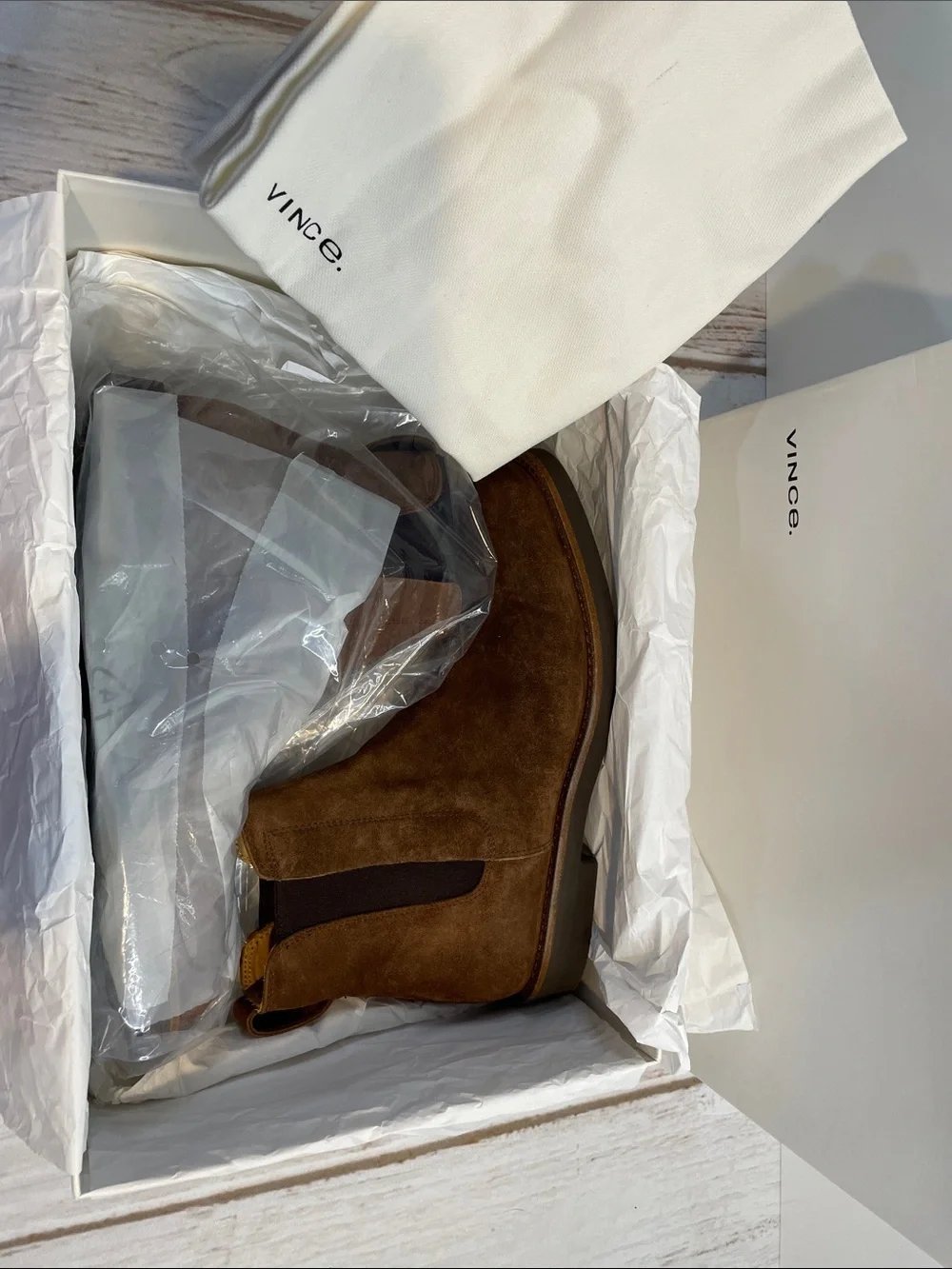 NEW Vince Men’s 7.5 Brown Suede Chelsea Boots Felix Classic